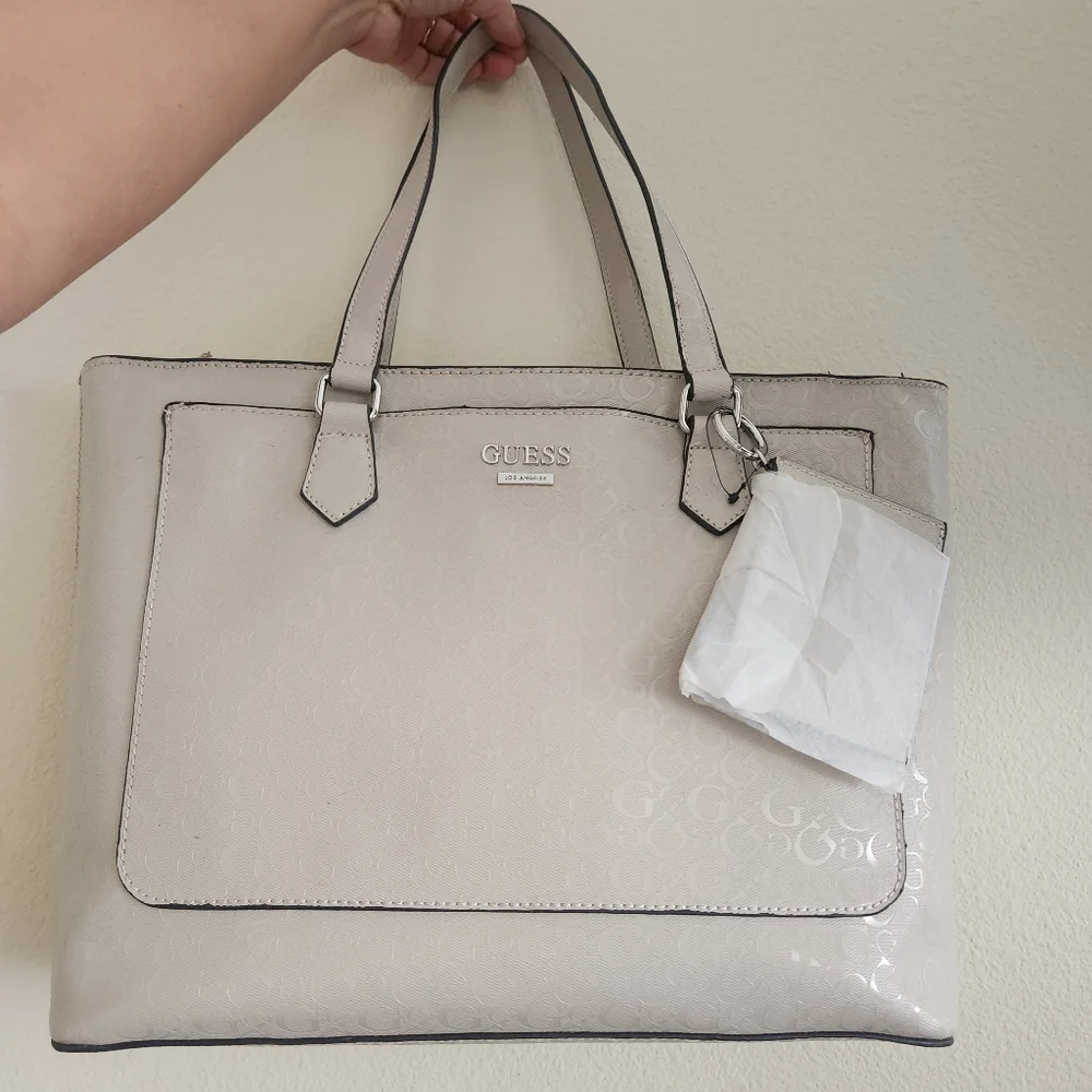 GUESS Cream Tote Bag - Picture 2 of 4